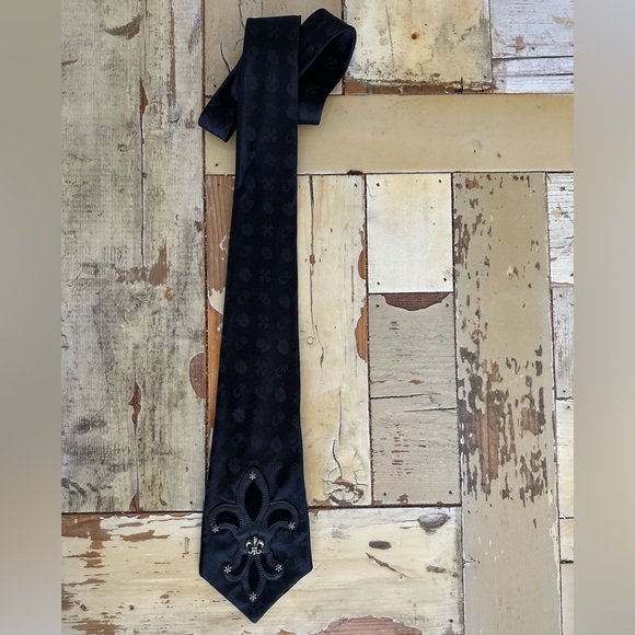 Elegant Chrome Hearts Black Fleur-de-Lis Tie in Black - Picture 1 of 6